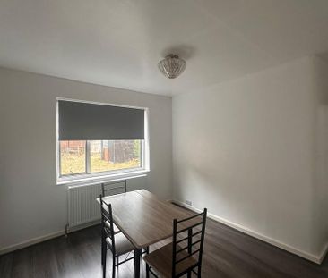 4 bedroom terraced house to rent - Photo 3