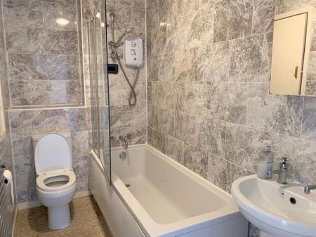 2 bedroom semi-detached house to rent - Photo 5