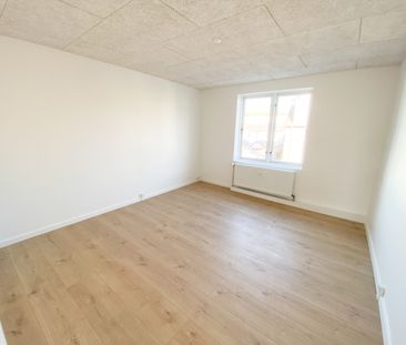 Stor og charmerende 4-værelses lejlighed i Vejgaard - Photo 4