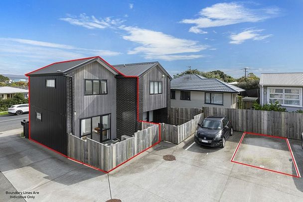 Townhouse with a Carpark - Photo 1