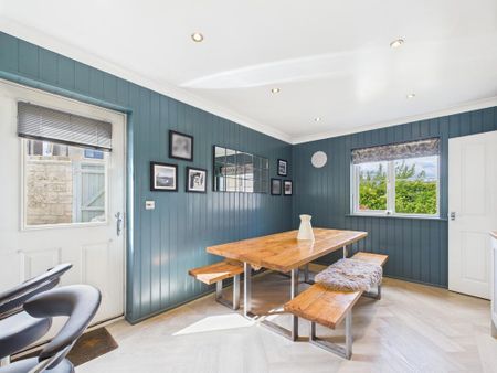 4 bedroom detached house to rent - Photo 2