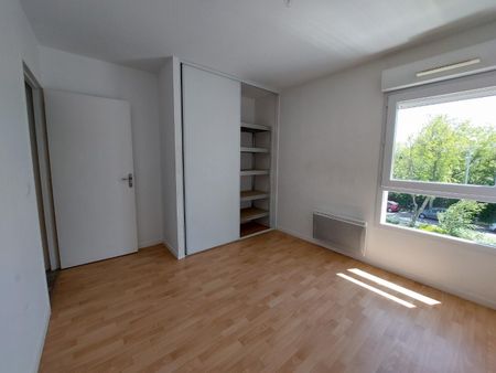 location Appartement T2 DE 44.11m² À AURAY - Photo 2