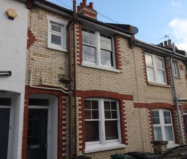 2 bedroom terraced house to rent - Photo 1