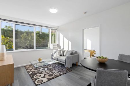 Spacious and sunlit in a sought-after street - Photo 4