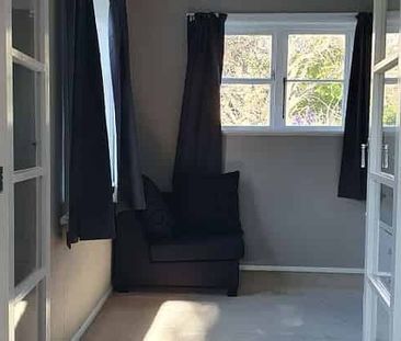 Cosy family home with garden veges - Photo 5