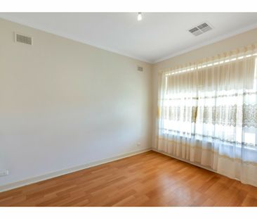 57 Cresdee Road, CAMPBELLTOWN - Photo 2