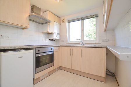 St Marys Road, London, SE15 - Photo 3