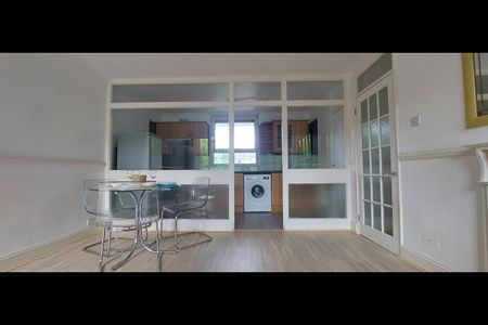 1 Bed Flat, Hampson Way, SW8 - Photo 2