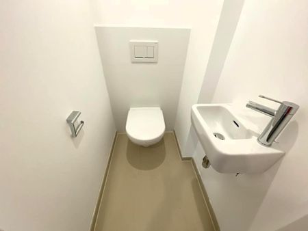 Oberstes Stockwerk! Klimatisierte DG-Wohnung mit 10m² Terrassenfläche!!! - Photo 2