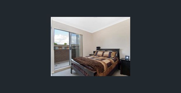 Stylish & Spacious Modern Townhouse – Central Location Between Sydney & Parramatta CBDs! - Photo 1