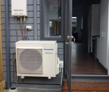 25 Victoria Street, Windsor VIC 3181 - Townhouse For Rent | Domain - Photo 2