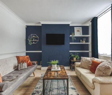 1 bedroom in a house share to rent - Photo 3