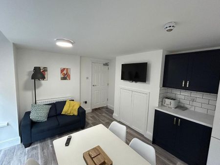 1 bedroom in a house share to rent - Photo 4