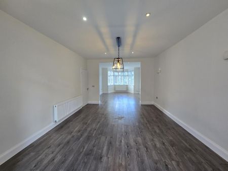 4 bedroom detached house to rent - Photo 4