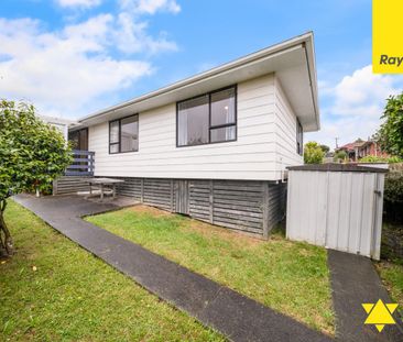 Charming Family Home in a Convenient New Lynn Location - Photo 6