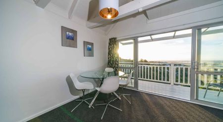 Stunning Views! Fully Furnished. - Photo 5