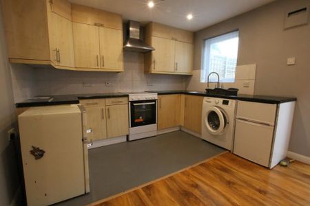 3 bedroom terraced house to rent - Photo 5