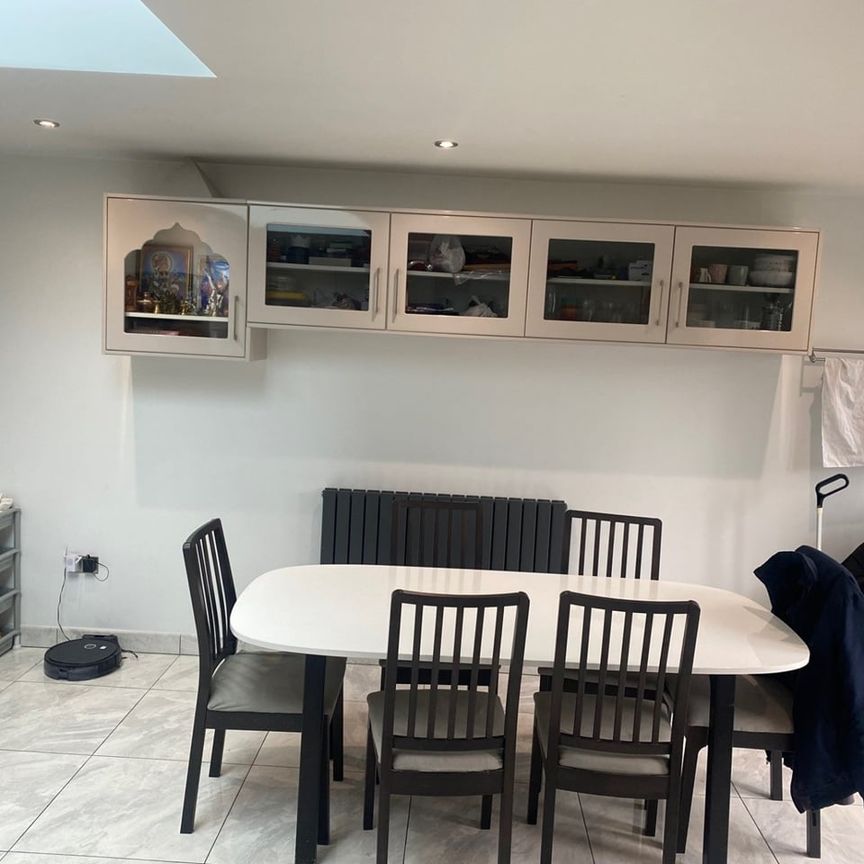 3 Bed Semi-Detached House, Lily Gardens, HA0 - Photo 1