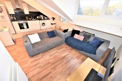 2 bedroom House in Kelso Road, Leeds - Photo 2