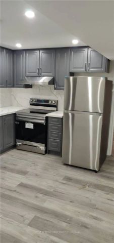 Detached Home For Lease | W9238503 - Photo 2