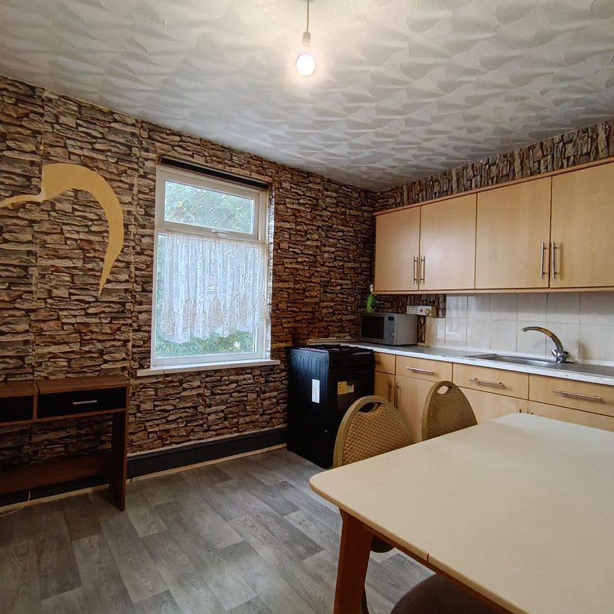 £875 PCM, Furnished Two Bedroom First Floor Flat in Chepstow Road, Maindee, Newport, NP19 8EL - Photo 1