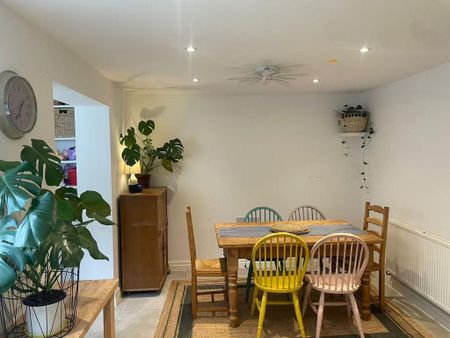 3 bedroom semi-detached house to rent - Photo 2