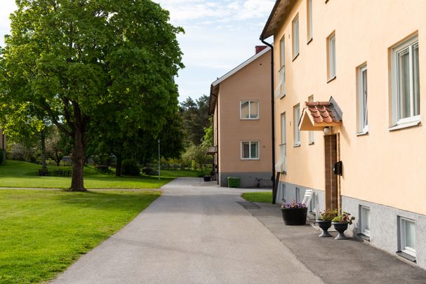 Rimbo skolväg 15 B - Foto 1