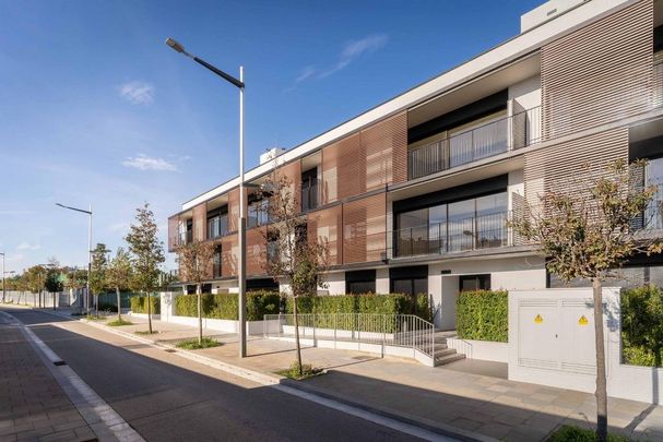 4 room luxury Flat for rent in Sabadell, Catalonia - Photo 1