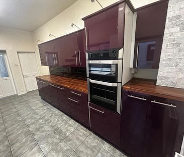 3 bedroom terraced house to rent - Photo 5