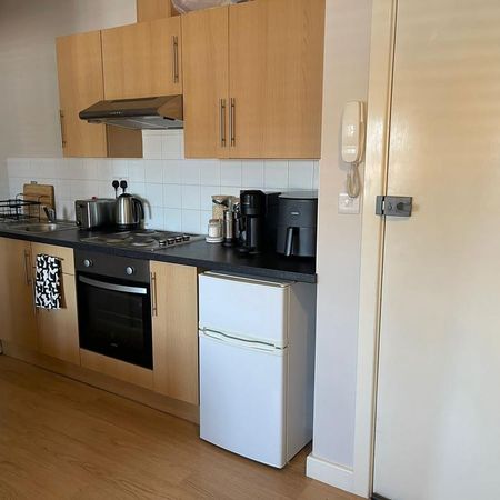 1 bedroom flat to rent - Photo 4
