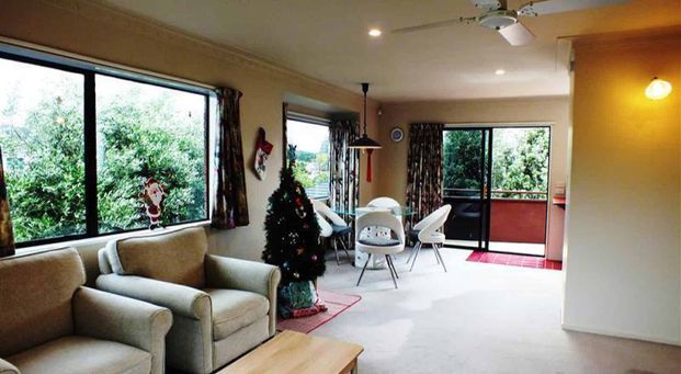Orewa Beach Property $730 - Photo 1