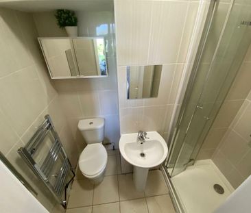 Ensuite 3, Bolingbroke Road, Stoke, Coventry, CV3 1AQ - Photo 1