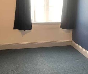 Charming Newtown 2BR Flat - Photo 1