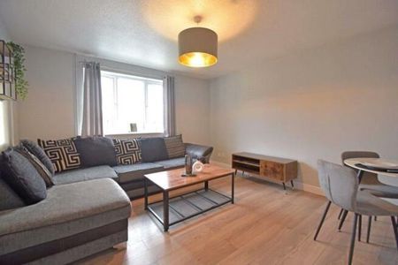2 bedroom flat to rent - Photo 2
