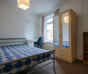 4 bedroom terraced house to rent - Photo 1