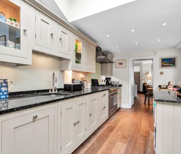 4 bedroom terraced house to rent - Photo 5