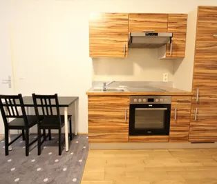 Kurzzeitvermietung! Schön möblierte Wohnung Nähe Reumannplatz! - Photo 2
