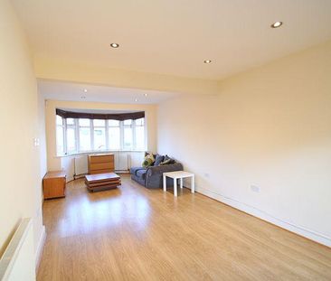4 bedroom terraced house to rent - Photo 5