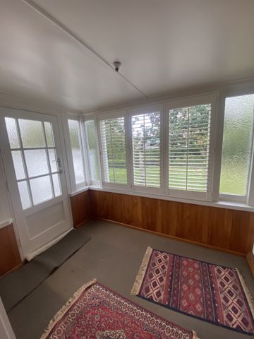 Warm & Bright in Frimley – 3 Bed, Central Heating, Near Hospital & Park - Photo 5