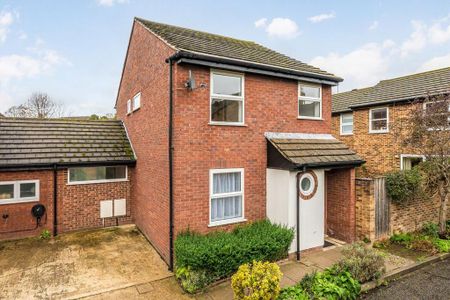 4 bedroom detached house to rent - Photo 4