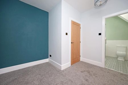 2 bedroom semi-detached house to rent - Photo 3