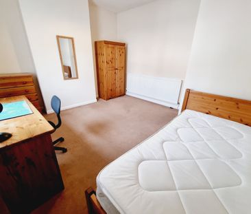 4 Bed Student Accommodation - Photo 3