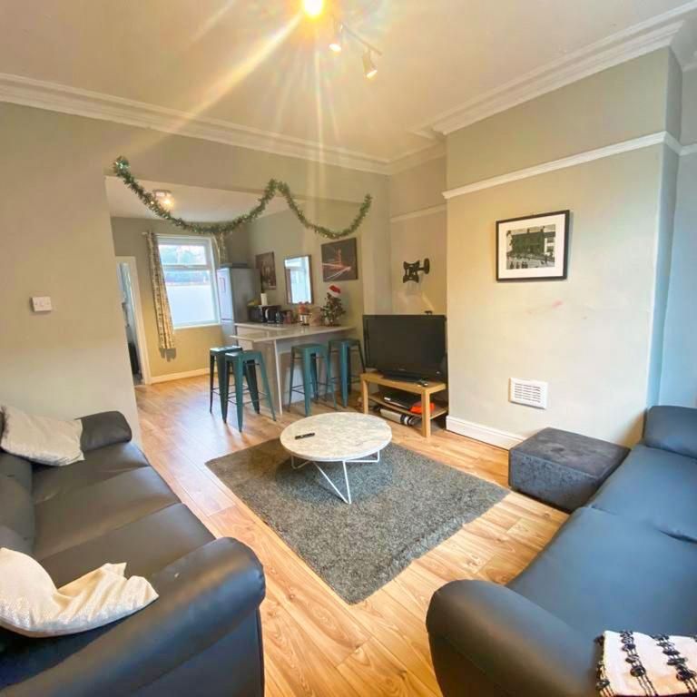 4 bedroom house share to rent - Photo 1