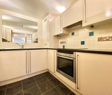 2 bedroom maisonette to rent - Photo 5