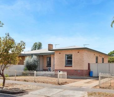 Comfortable Family Home - Photo 6