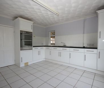 4 bedroom detached house to rent - Photo 1