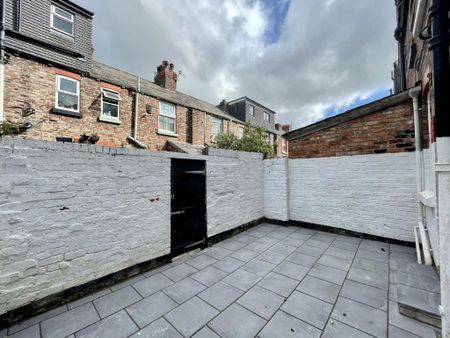 3 bedroom terraced house to rent - Photo 5