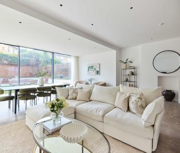 5 bedroom semi-detached house to rent - Photo 4