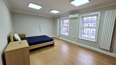 2 bedroom flat to rent - Photo 4