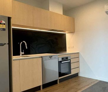 One bedroom architecturally designed complex - Photo 3